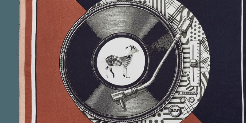 Διαγωνισμός: 2 τυχερές θα κερδίσουν από ένα μεταξωτό φουλάρι του brand «The Motley Goat» - εικόνα 1