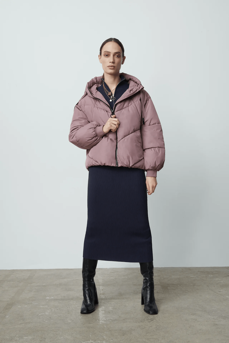 Το puffer jacket είναι το πανωφόρι που φοράμε τώρα ξανά και ξανά - εικόνα 1