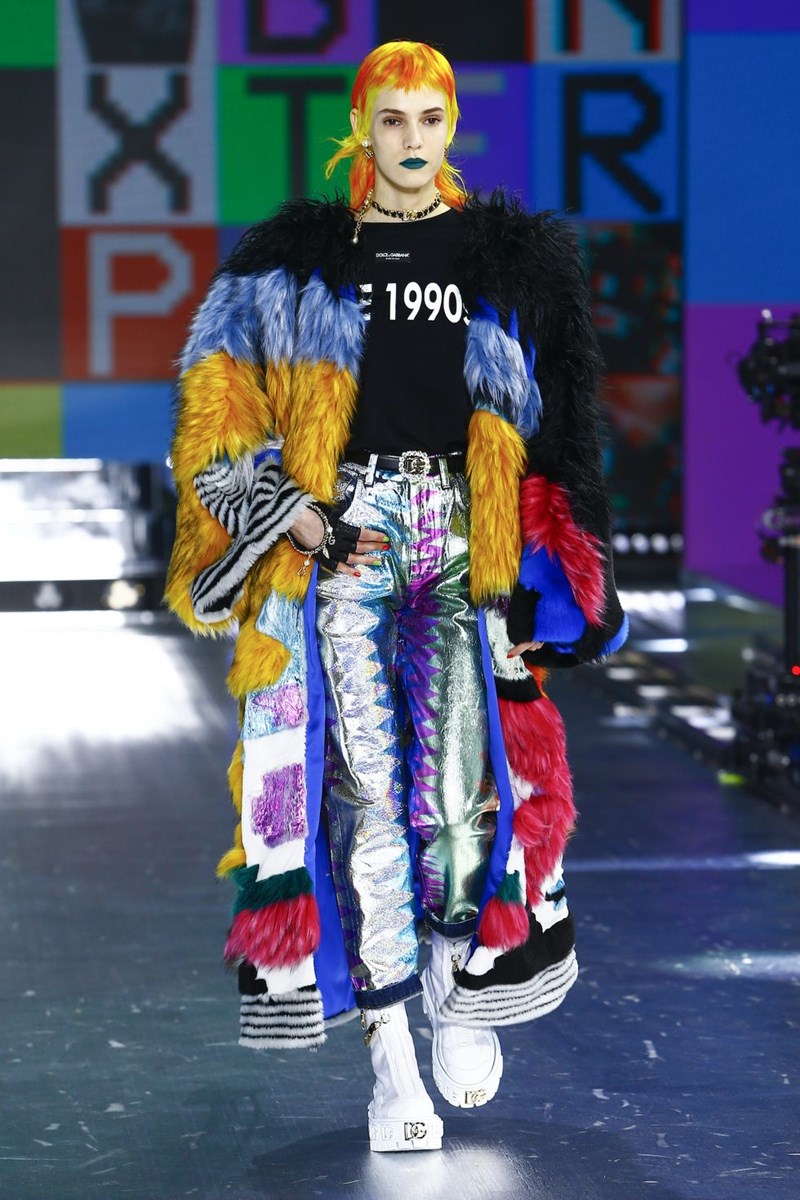 Dolce & Gabbana: Η AW21 συλλογή του οίκου φωνάζει '90s και ταυτόχρονα μοιάζει να έχει έρθει από το μέλλον - εικόνα 6