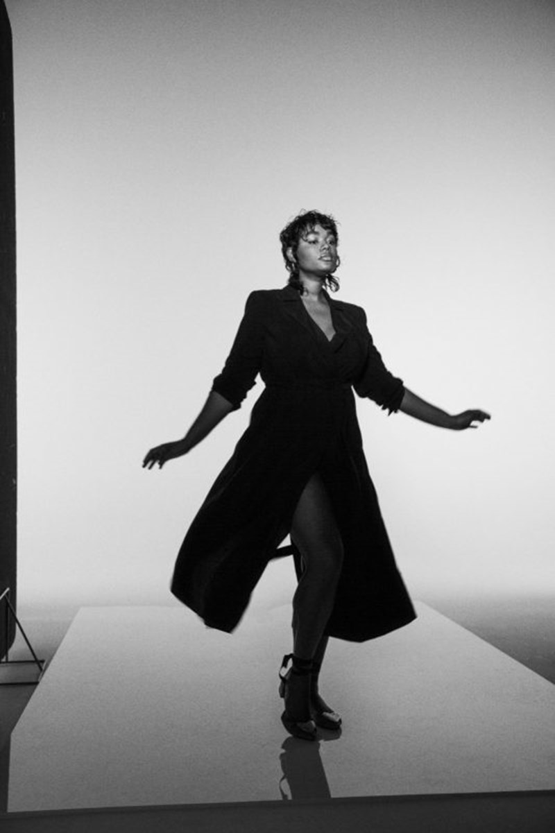 Το μοντέλο Precious Lee είναι το νέο πρόσωπο της καμπάνιας της Marina Rinaldi για τη συλλογή SS 2021 - εικόνα 3