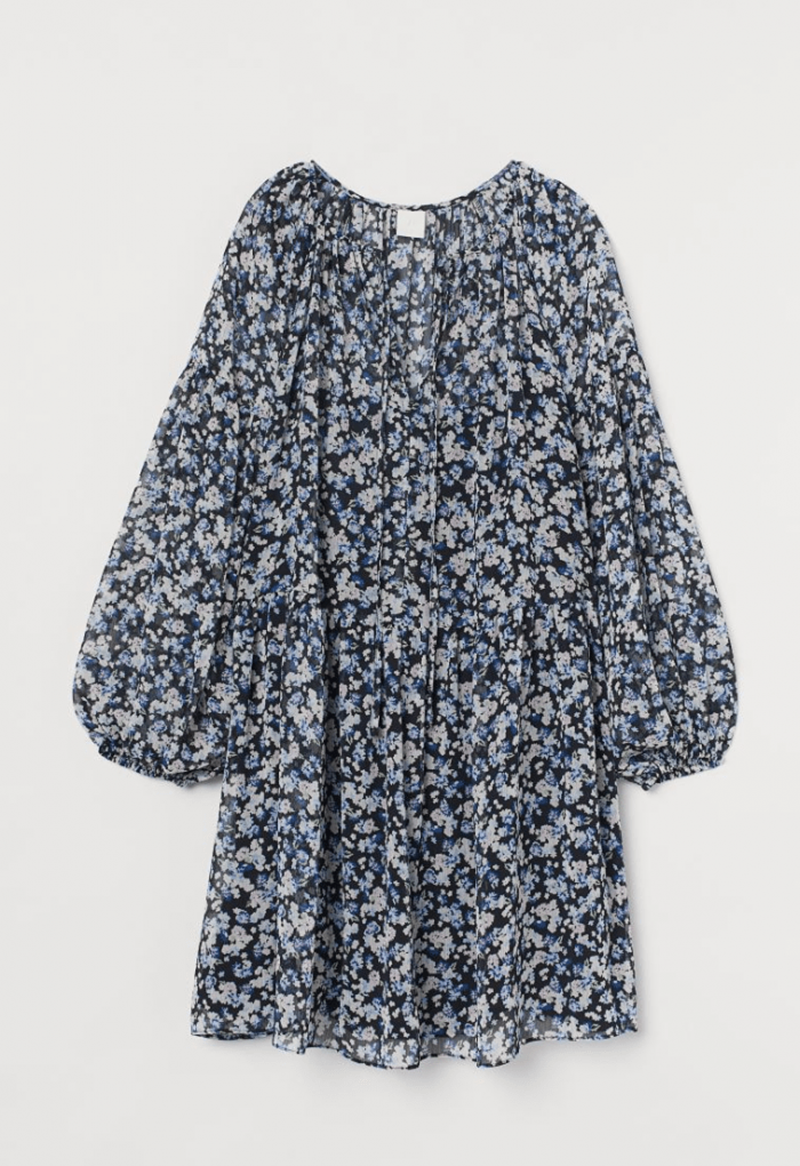 Τι και αν ο καιρός δεν θυμίζει ακόμα Άνοιξη; Αυτά τα floral φορέματα την φέρνουν στην ντουλάπα σου - εικόνα 5