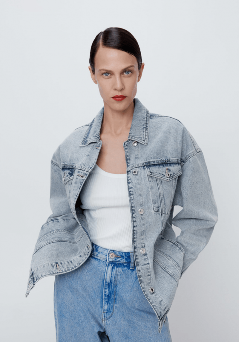 Denim Jacket: Το απόλυτο πανωφόρι της άνοιξης σε 10 υπέροχες εκδοχές για κάθε γούστο - εικόνα 11