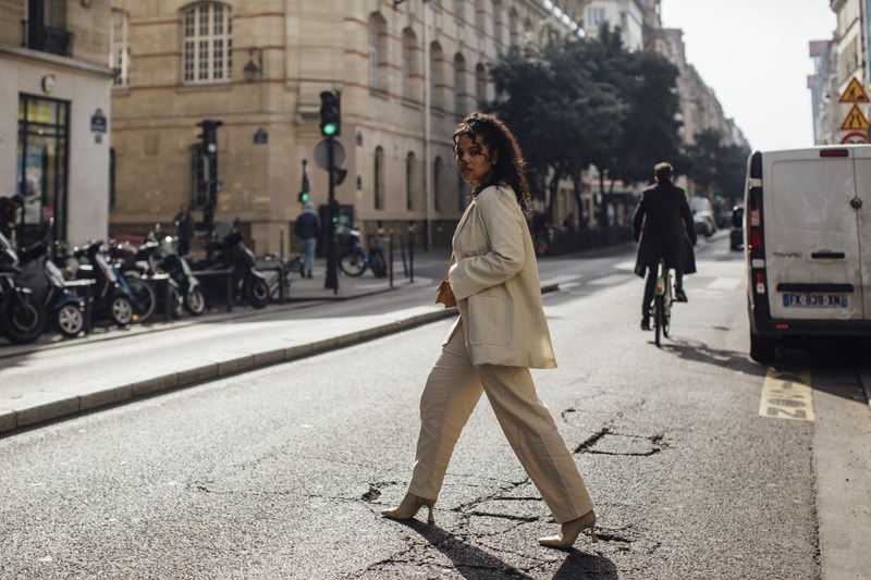 Τι φορούν τώρα οι fashionistas στην πιο στυλάτη μητρόπολη του κόσμου, το Παρίσι; (15+1 looks περιμένουν να τα αντιγράψεις!) - εικόνα 4