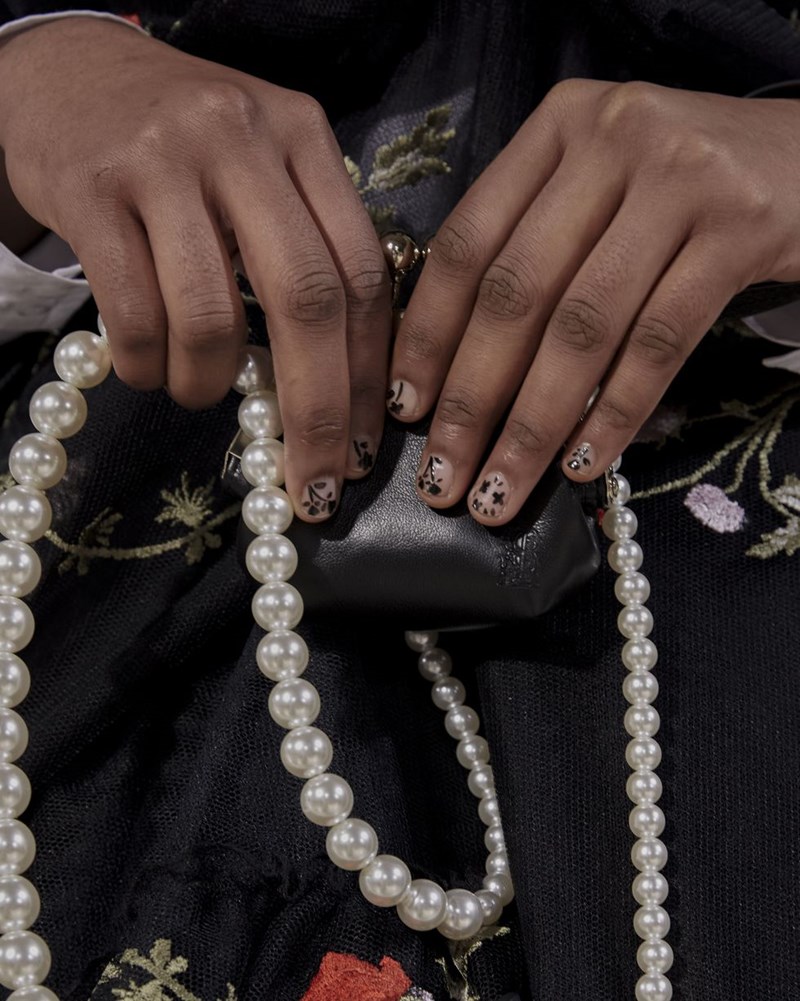 Τα nail trends που έχουμε ξεχωρίσει μέχρι στιγμής από τα AW21 Fashion Weeks - εικόνα 1