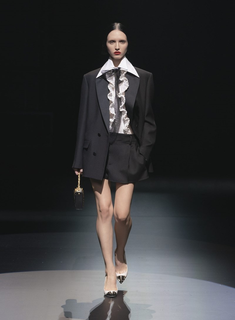 Η black & white AW21 συλλογή Valentino είναι επανάσταση #MilanFashionWeek - εικόνα 8