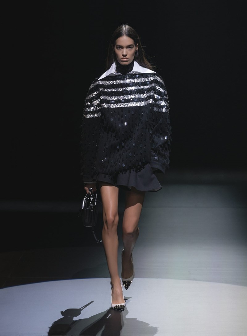 Η black & white AW21 συλλογή Valentino είναι επανάσταση #MilanFashionWeek - εικόνα 3