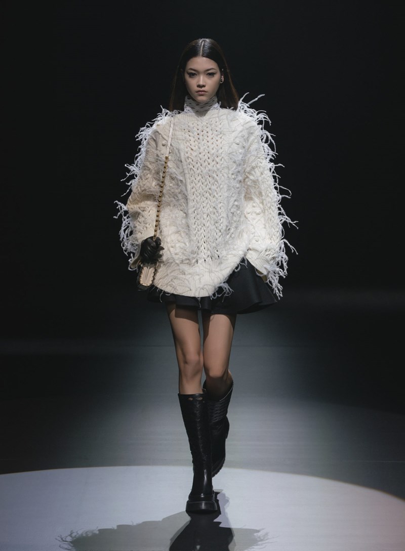 Η black & white AW21 συλλογή Valentino είναι επανάσταση #MilanFashionWeek - εικόνα 4