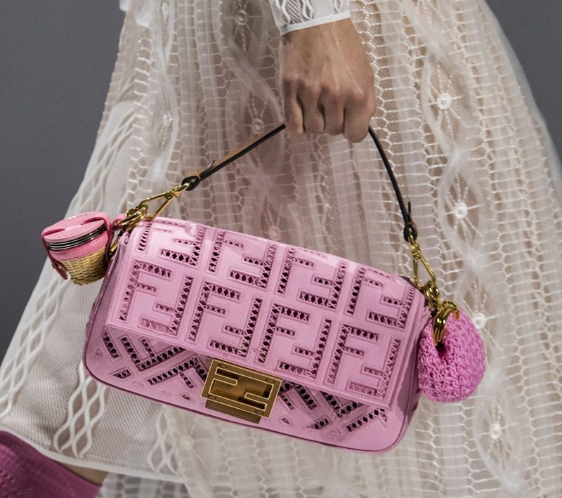 8 τσάντες που θα ανανεώσουν όλα τα ανοιξιάτικα outfits σου - εικόνα 2