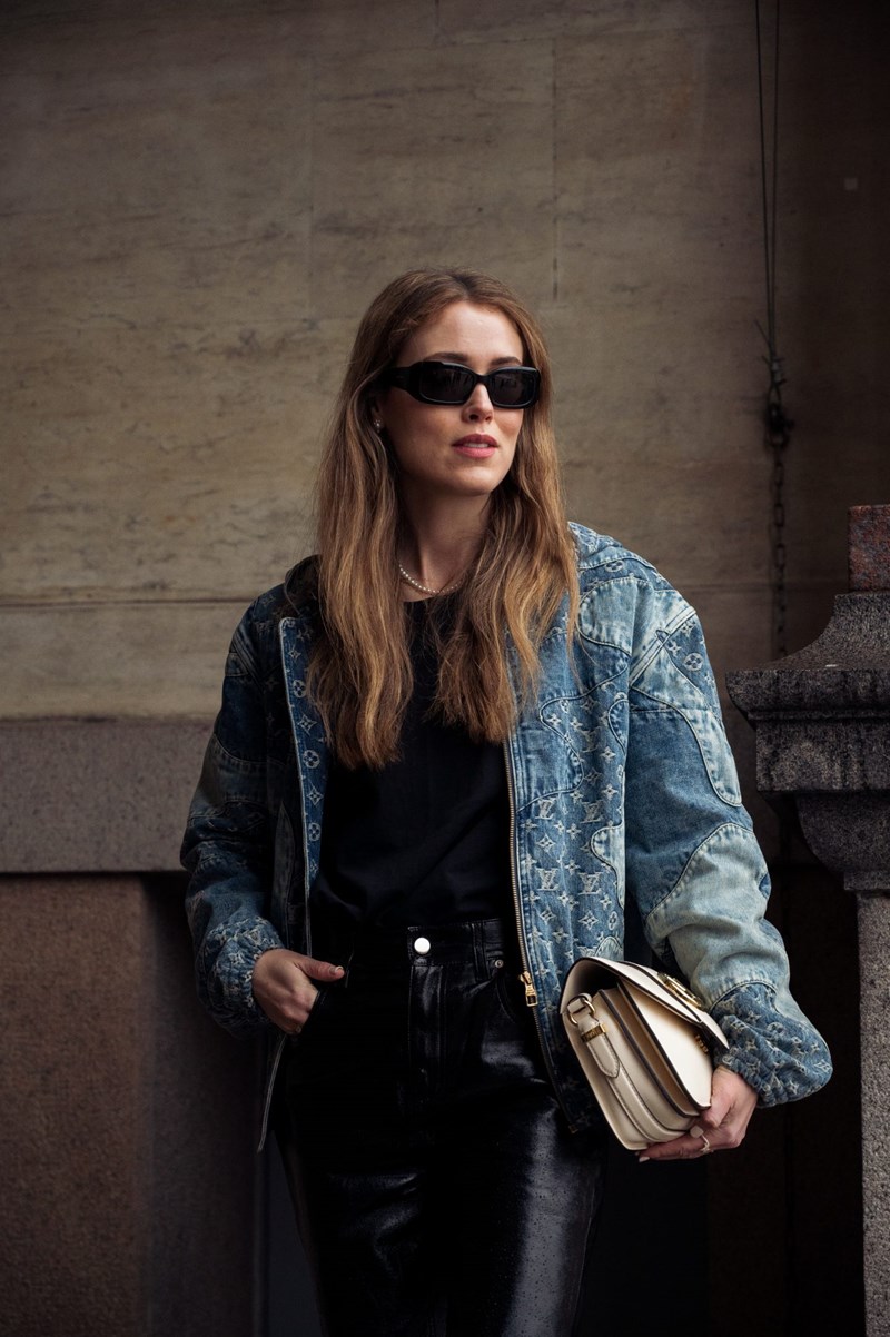 Denim Jacket: Το απόλυτο πανωφόρι της άνοιξης σε 10 υπέροχες εκδοχές για κάθε γούστο - εικόνα 1