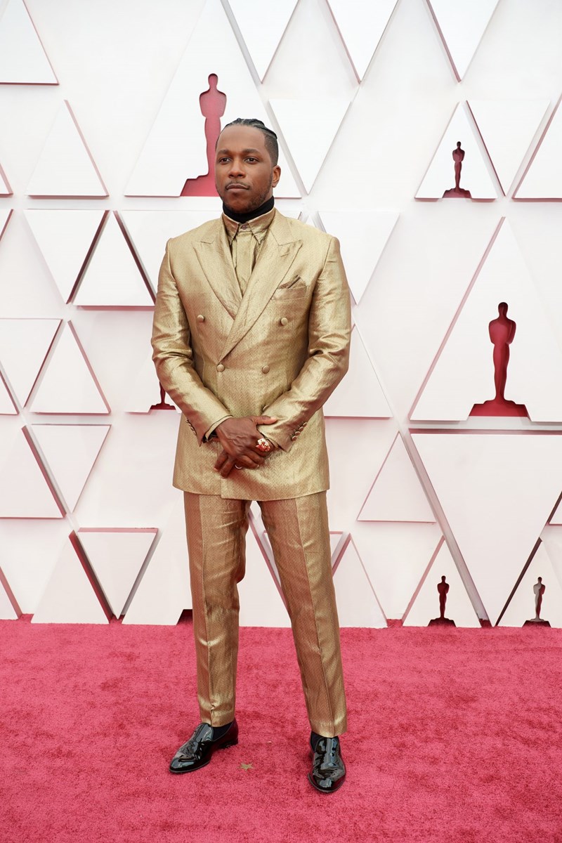 Κόκκινο & χρυσό: Δύο ήταν τα χρώματα που μονοπώλησαν το ενδιαφέρον μας στο red carpet των Oscars 2021 - εικόνα 7