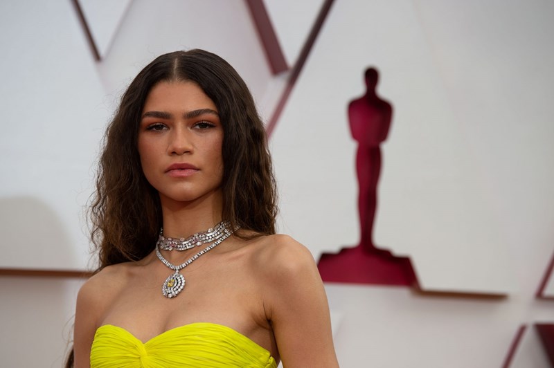 Oscars 2021: Τα beauty looks που ξεχωρίσαμε - εικόνα 2