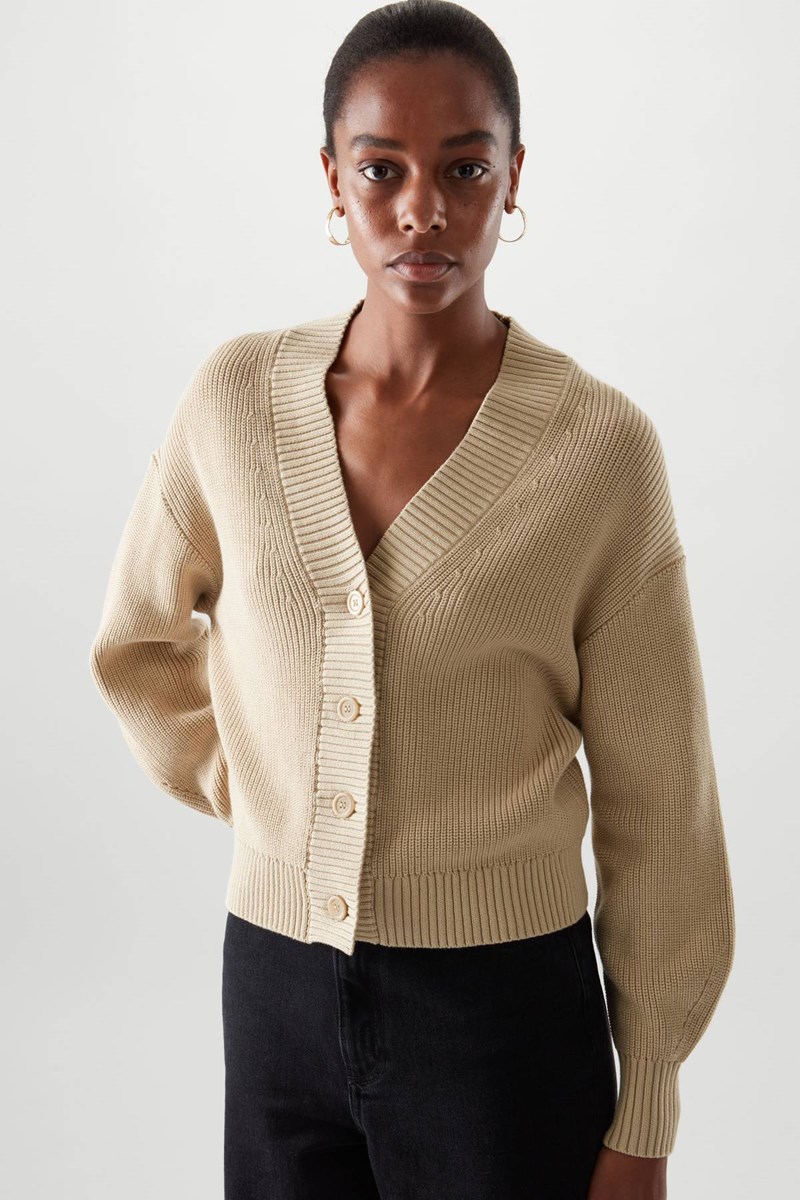 5 must χρώματα για να δείχνει η καλοκαιρινή εκδοχή της ντουλάπας σου αρκετά πιο κομψή - εικόνα 2