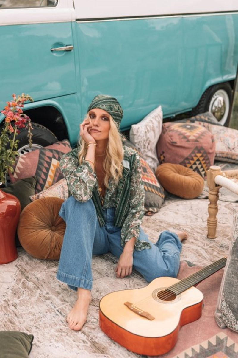 Η φετινή συλλογή SS21 της Vassia Kostara είναι εμπνευσμένη από το Golden Ratio και κρύβει μερικές εκπλήξεις για τις denim lovers - εικόνα 2