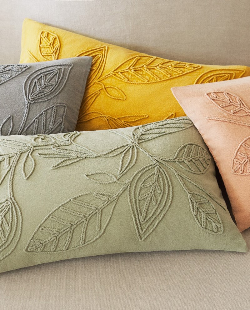 Βρίσκεις το χρώμα του καναπέ σου βαρετό; 10 μαξιλάρια που θα δώσουν πολύχρωμα vibes στο σαλόνι σου - εικόνα 4