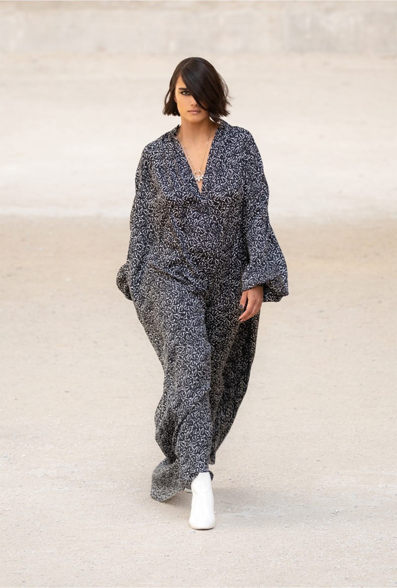 Chanel Cruise 2021/22: H νέα resort συλλογή του εμβληματικού οίκου φέρνει κοντά την γαλλική φινέτσα με τη punk αισθητική - εικόνα 5
