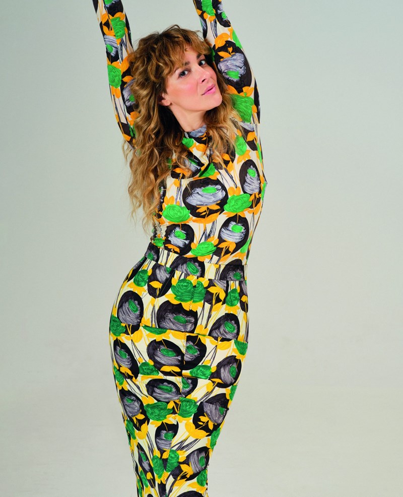 «Έχω ανάγκη το δίκαιο, και αυτή την εποχή μου λείπει»: H Νατάσσα Μποφίλιου στο ELLE - εικόνα 1