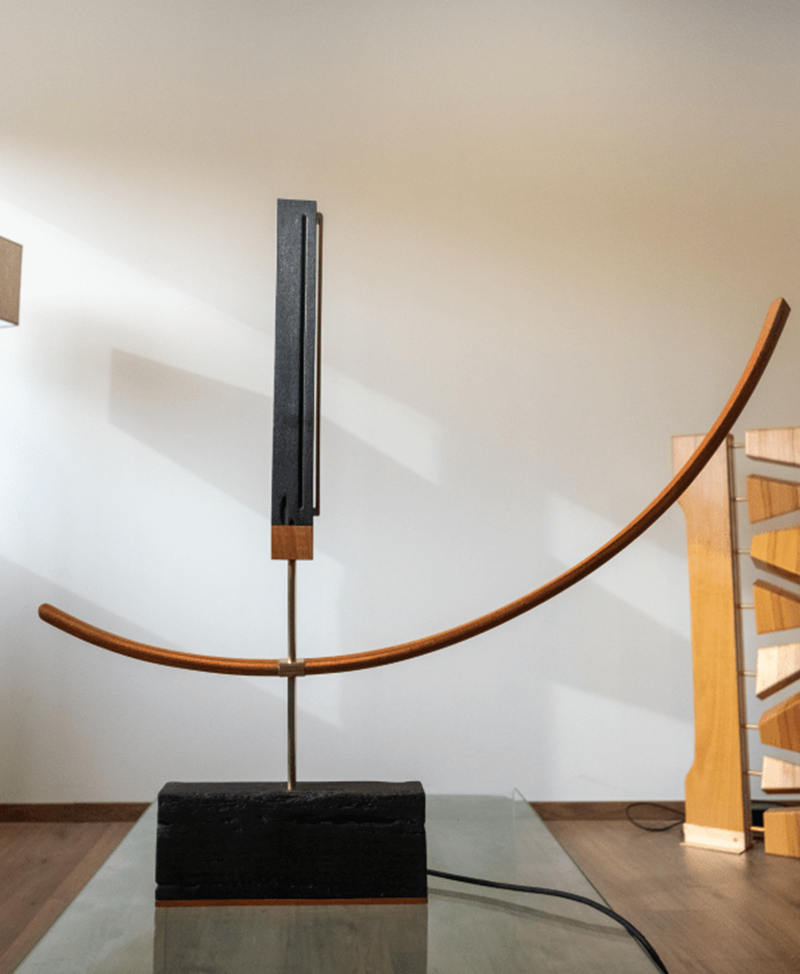 Ο καλλιτέχνης François Papin παρουσιάζει τη συλλογή «Providence»  της Virginia Field από ξύλινα γλυπτά και φωτιστικά - εικόνα 1