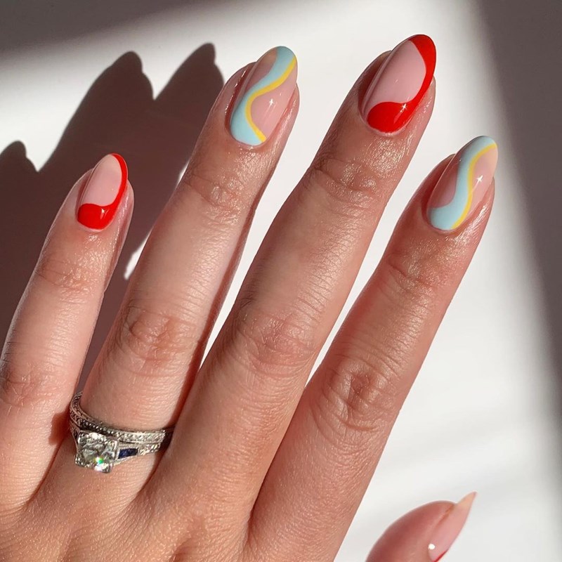 «Psychedelic» nails: Μήπως αυτό είναι το μανικιούρ που δεν έχεις δοκιμάσει ακόμα; - εικόνα 5