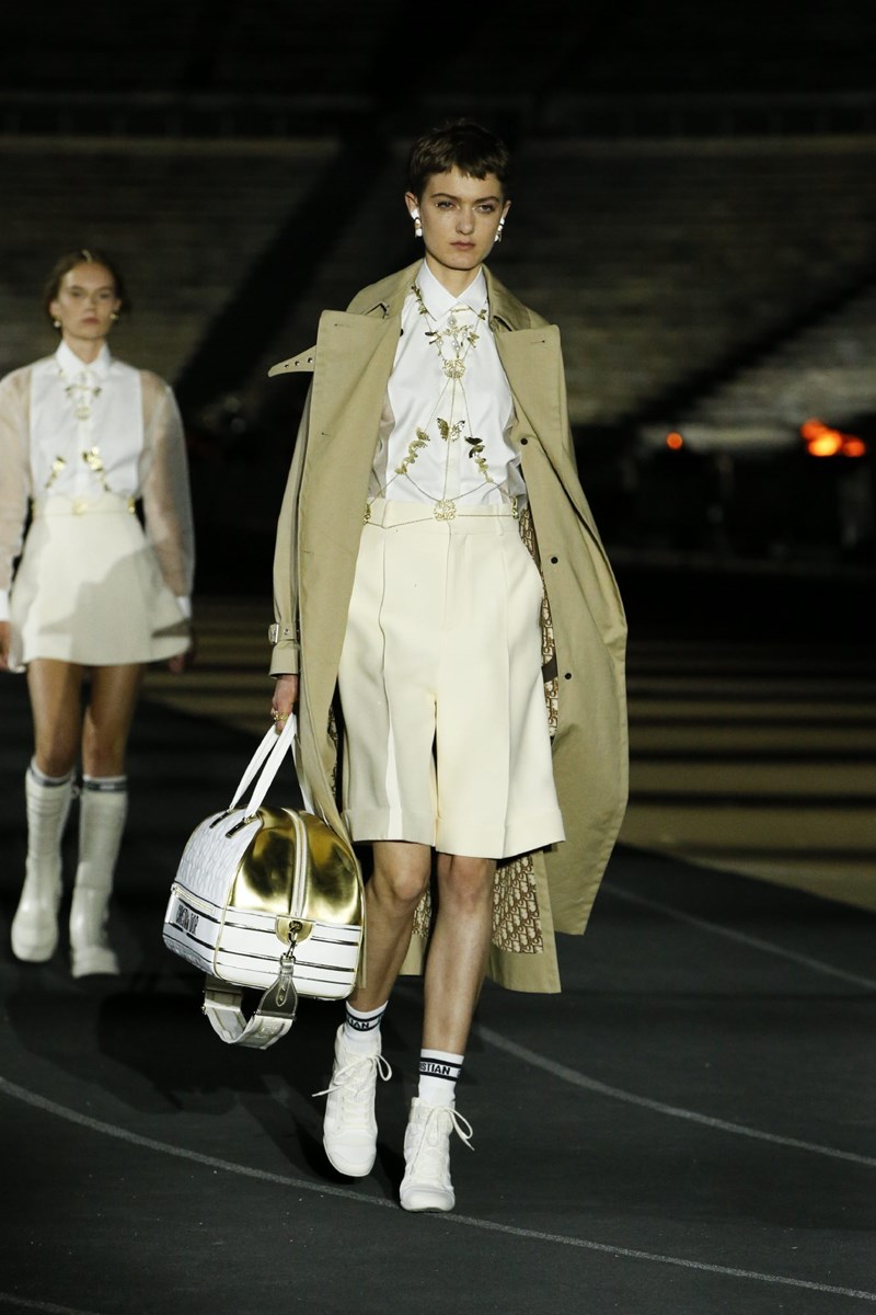 Dior Cruise 2022: Μια συλλογή που εμπνέεται από την αρχαία Ελλάδα αλλά έχει το βλέμμα της στραμμένο στο μέλλον - εικόνα 46