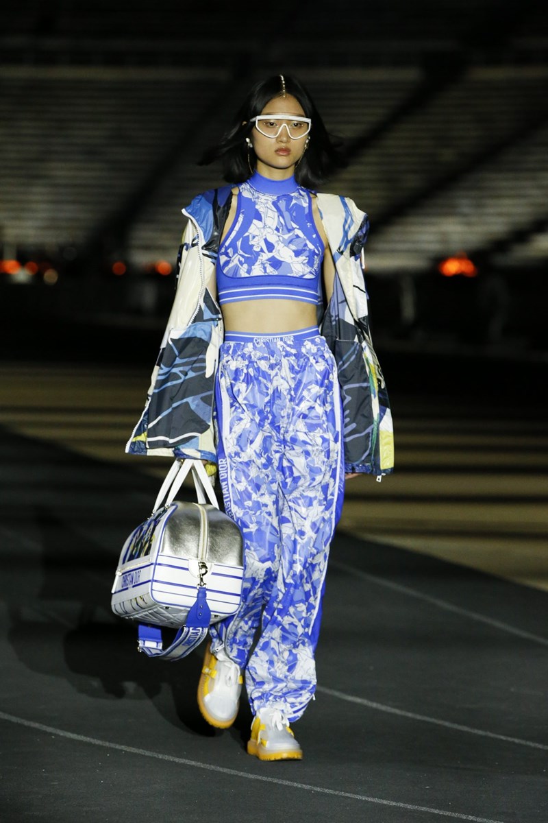 Dior Cruise 2022: Μια συλλογή που εμπνέεται από την αρχαία Ελλάδα αλλά έχει το βλέμμα της στραμμένο στο μέλλον - εικόνα 3