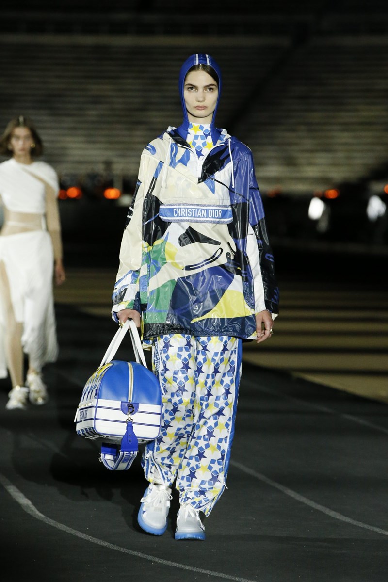 Dior Cruise 2022: Μια συλλογή που εμπνέεται από την αρχαία Ελλάδα αλλά έχει το βλέμμα της στραμμένο στο μέλλον - εικόνα 41