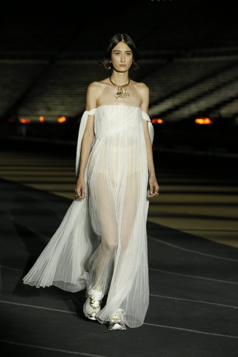 Dior Cruise 2022: Μια συλλογή που εμπνέεται από την αρχαία Ελλάδα αλλά έχει το βλέμμα της στραμμένο στο μέλλον - εικόνα 20