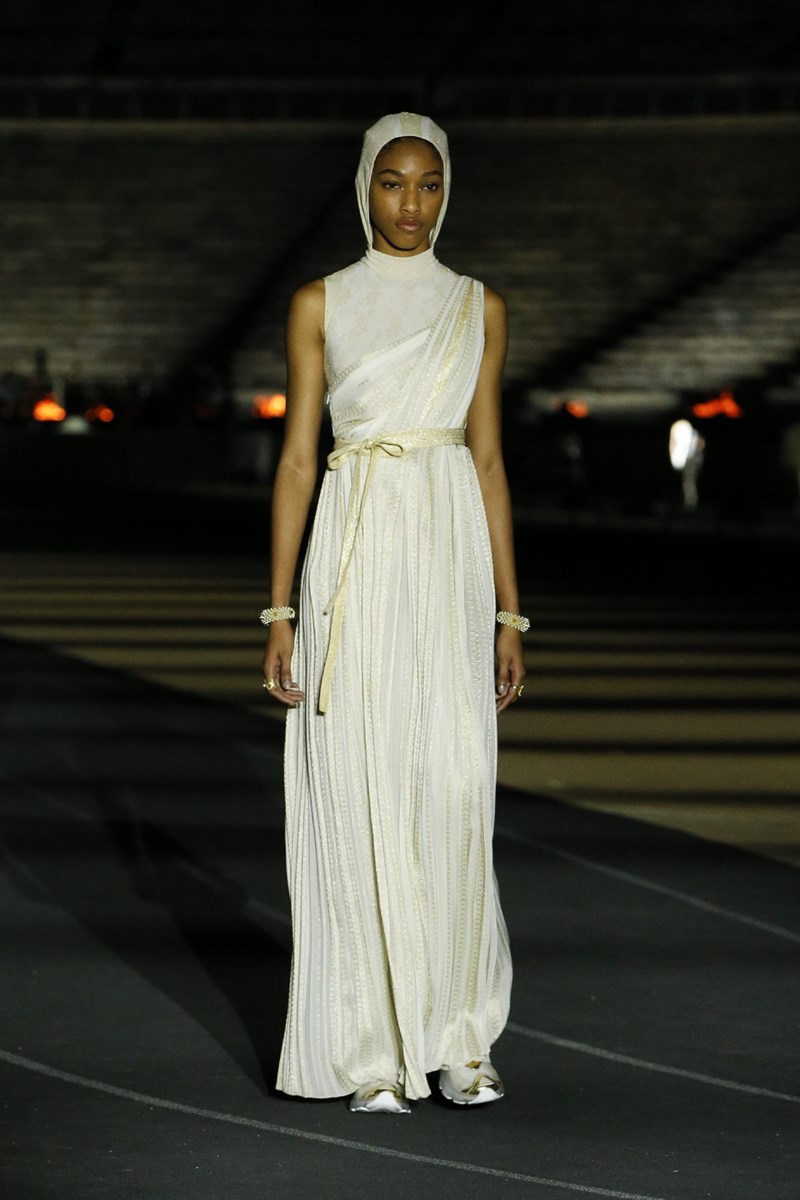 Dior Cruise 2022: Μια συλλογή που εμπνέεται από την αρχαία Ελλάδα αλλά έχει το βλέμμα της στραμμένο στο μέλλον - εικόνα 26