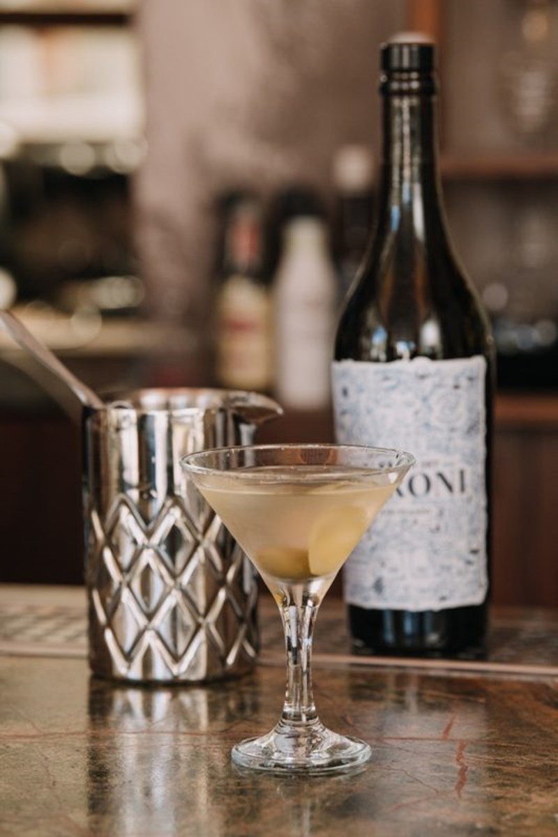 Με έμπνευση μια μοναδική ιστορία αγάπης το Κτήμα Κυρ-Γιάννη παρουσιάζει το premium βερμούτ VERONI - εικόνα 4
