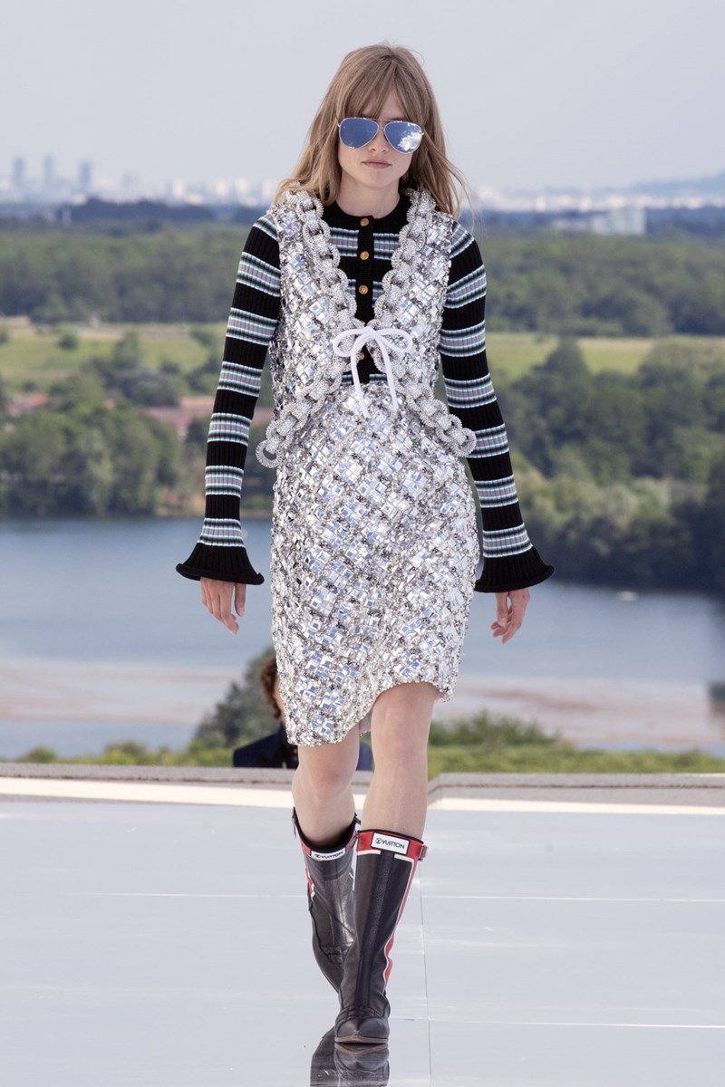 Louis Vuitton Cruise 2022: Αυτή η συλλογή μόλις προσγειώθηκε από το διάστημα - εικόνα 9