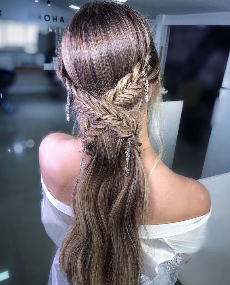 8 bridal χτενίσματα για εσένα που παντρεύεσαι αυτό το καλοκαίρι - εικόνα 5