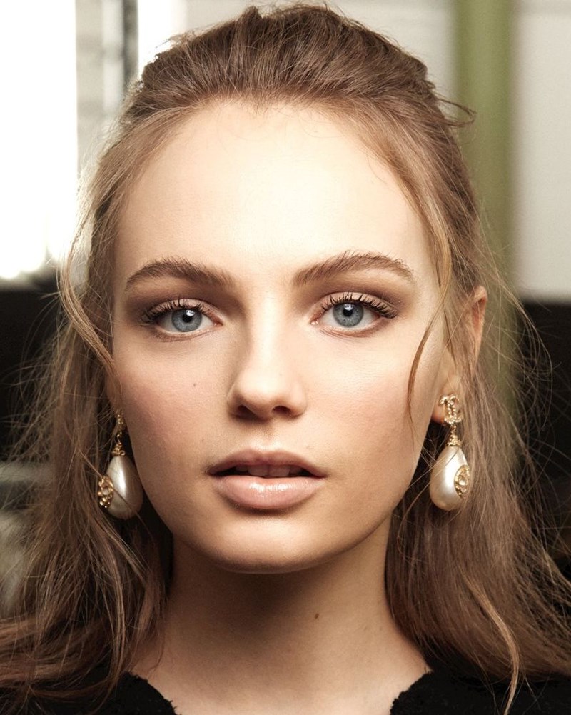 10 νυφικά μακιγιάζ κατευθείαν από τα runways της σεζόν - εικόνα 9