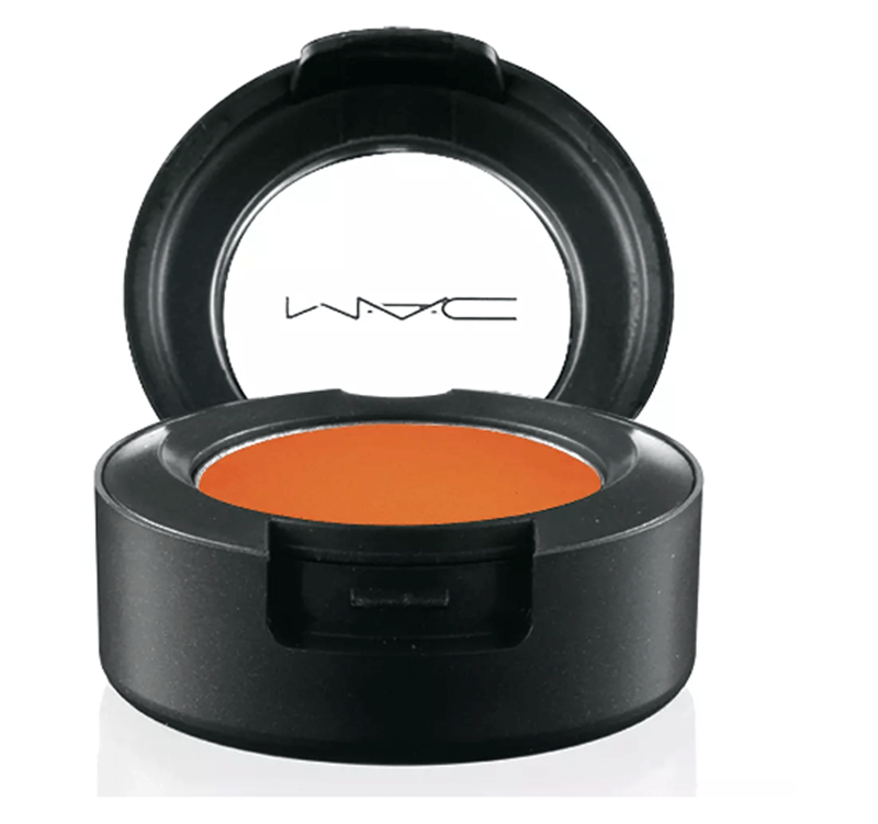 Εμπνεόμαστε από το beauty look της Gigi Hadid και προσθέτουμε πορτοκαλί στo μακιγιάζ μας με 7 key items - εικόνα 4