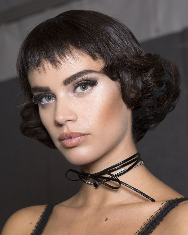 10 νυφικά μακιγιάζ κατευθείαν από τα runways της σεζόν - εικόνα 10