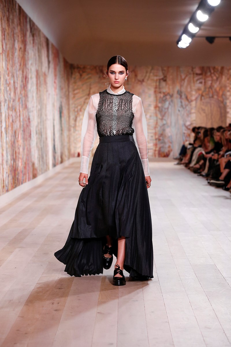 Το show Υψηλής Ραπτικής του οίκου Dior για το Φθινόπωρο/Χειμώνα 2021 - εικόνα 6
