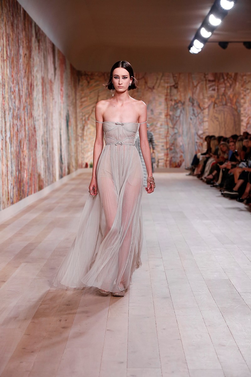 Το show Υψηλής Ραπτικής του οίκου Dior για το Φθινόπωρο/Χειμώνα 2021 - εικόνα 1