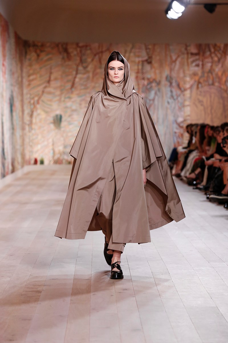 Το show Υψηλής Ραπτικής του οίκου Dior για το Φθινόπωρο/Χειμώνα 2021 - εικόνα 11