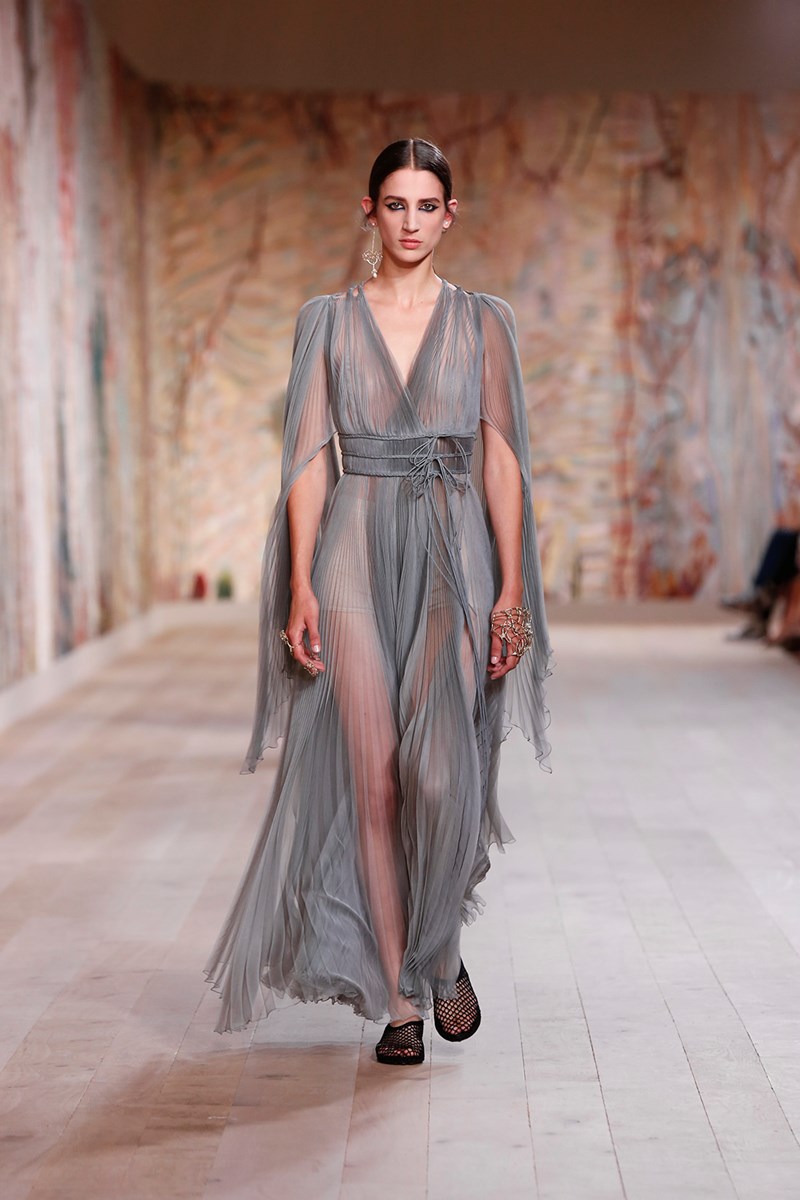 Το show Υψηλής Ραπτικής του οίκου Dior για το Φθινόπωρο/Χειμώνα 2021 - εικόνα 4