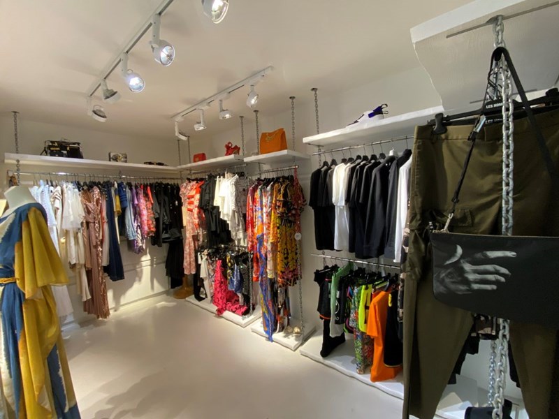 Τα EPONYMO stores “προσγειώθηκαν” στη Μύκονο - εικόνα 1