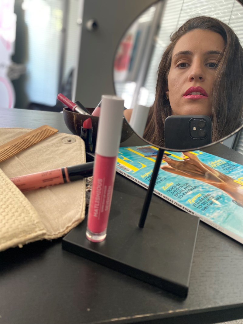 The Lipstick Challenge: Οι editors του ELLE.gr αποκαλύπτουν τα κραγιόν που έχουν πάντα στην τσάντα τους - εικόνα 5