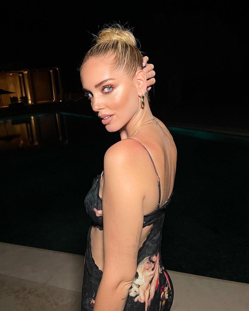 Αν δεν ξέρεις τι να κάνεις με τα μαλλιά σου σήμερα, η Chiara Ferragni έχει τη λύση που ψάχνεις - εικόνα 3