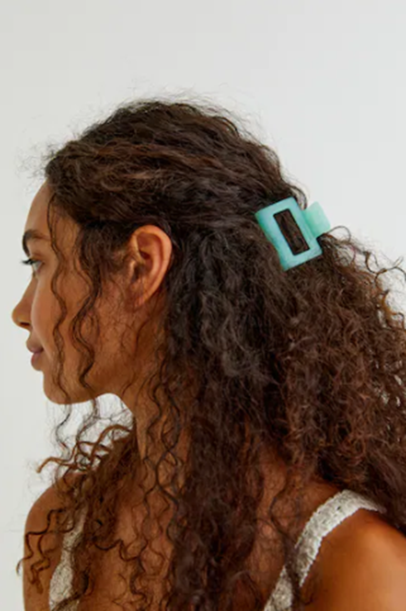 10 κοκαλάκια μαλλιών για το πιο στυλάτο hair look στην παραλία (και όχι μόνο!) - εικόνα 5