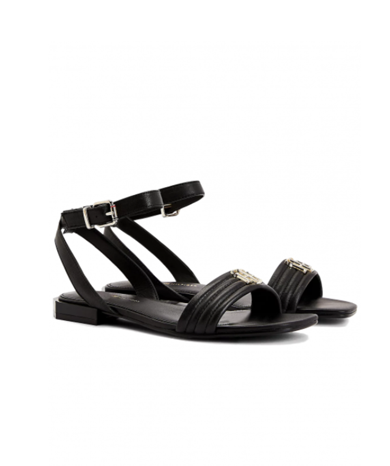 Δερμάτινα σανδάλια: 10 διαχρονικά, φλατ σχέδια που ταιριάζουν με τα πάντα - εικόνα 4