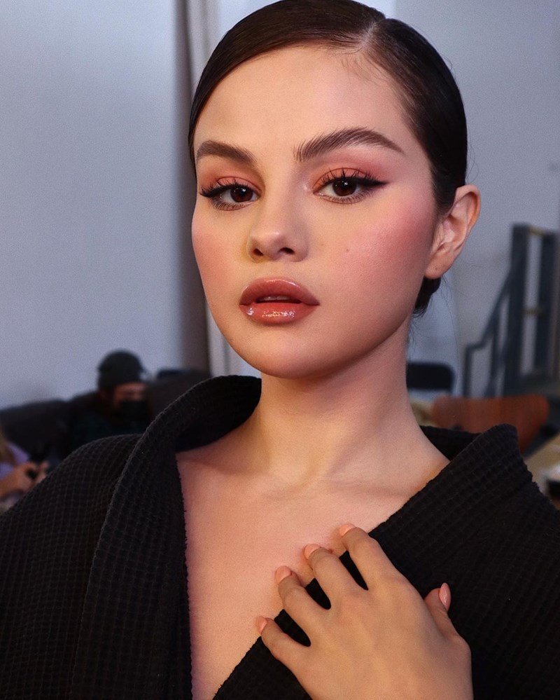 Η λεπτομέρεια που θα κάνει κάθε σου χτένισμα αρκετά επίπεδα πιο κομψό - εικόνα 1