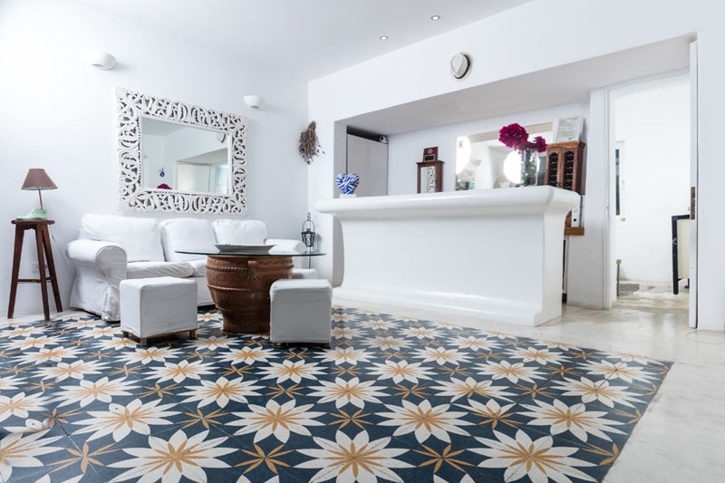 Rhenia Hotel: Σε αυτό το ξενοδοχείο οι "μαγικές διακοπές" είναι μονόδρομος - εικόνα 2