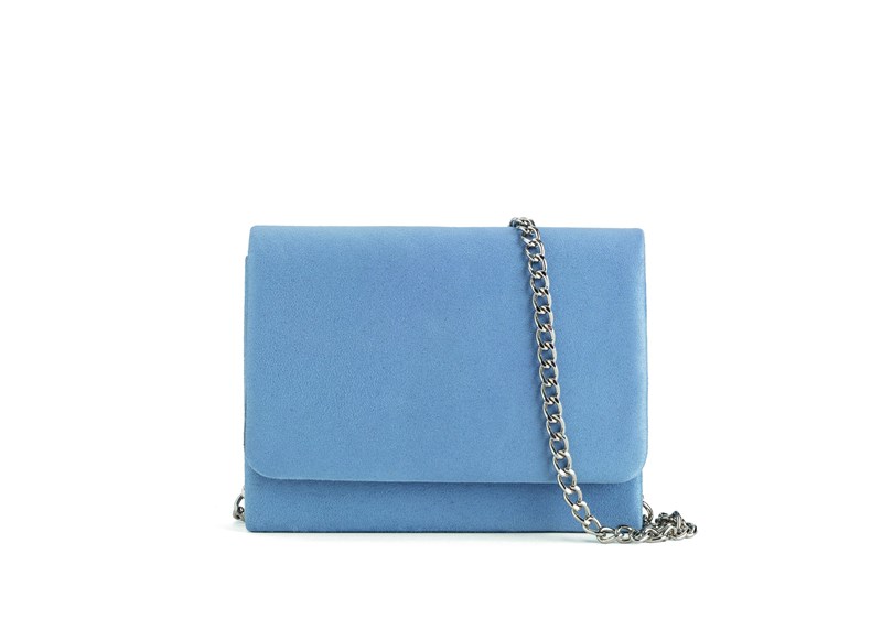 Απέραντο Γαλάζιο: Ακόμα κι αν έχεις μείνει στην πόλη, αυτά τα 21 items θα σε βάλουν σε καλοκαιρινό mood - εικόνα 17