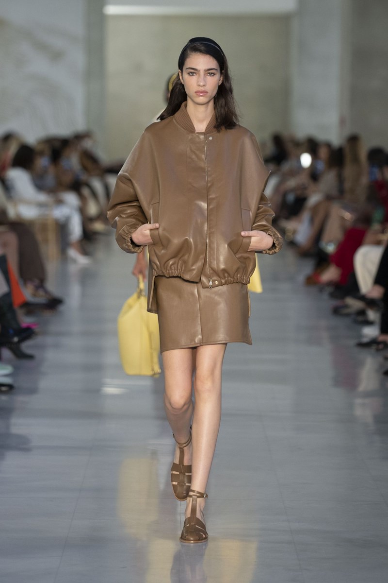 Milan Fashion Week: Για την Max Mara είμαστε όλες «σύγχρονες επαναστάτριες» - εικόνα 7