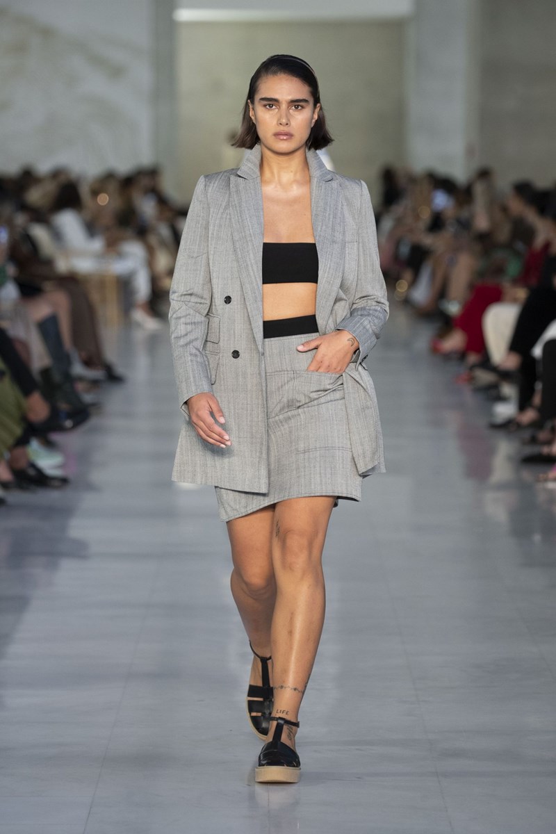 Milan Fashion Week: Για την Max Mara είμαστε όλες «σύγχρονες επαναστάτριες» - εικόνα 8