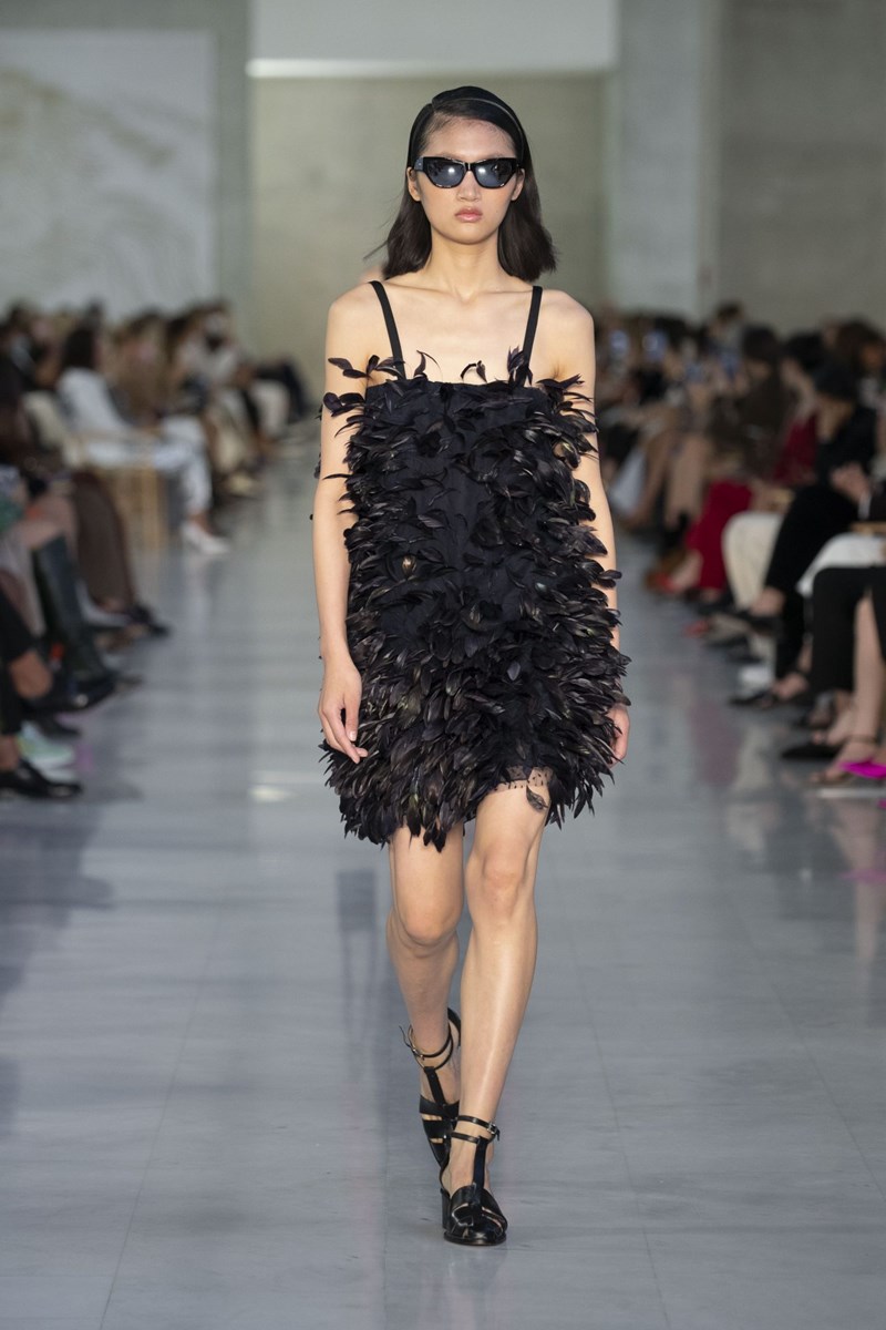 Milan Fashion Week: Για την Max Mara είμαστε όλες «σύγχρονες επαναστάτριες» - εικόνα 1