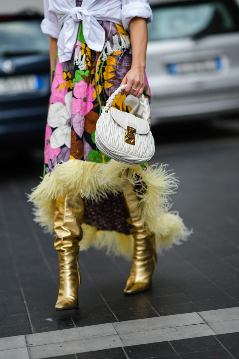 Το street style στην Εβδομάδα Μόδας του Μιλάνου είναι σκέτη έμπνευση. 6 trends και 12 outfits που θα «δανειστούμε» άμεσα - εικόνα 11