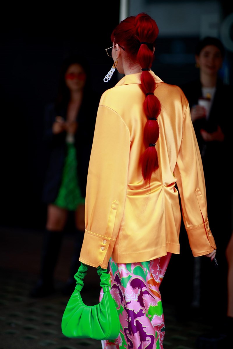Fashion Month: Όλα τα street style χτενίσματα που θα απογειώσουν τα look του φθινοπώρου - εικόνα 8